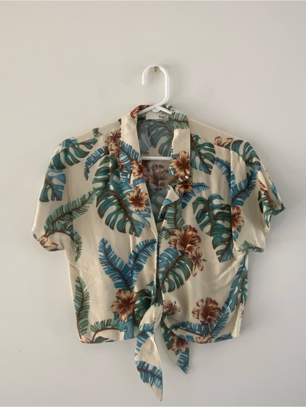 Wilfred Free Tropical Leaf Tie-Front Short Sleeve Shirt - Cream/Blue